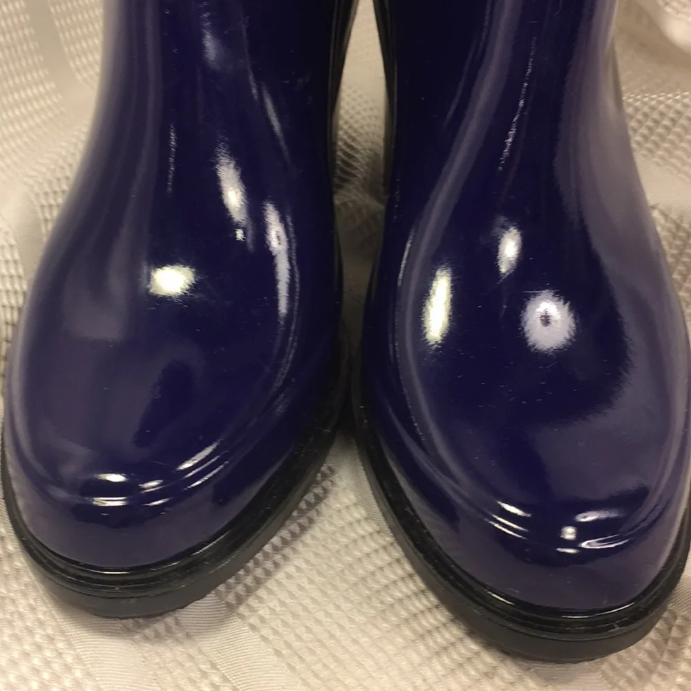 NWT RARE Hunter ankle 3”heel boots, tried on